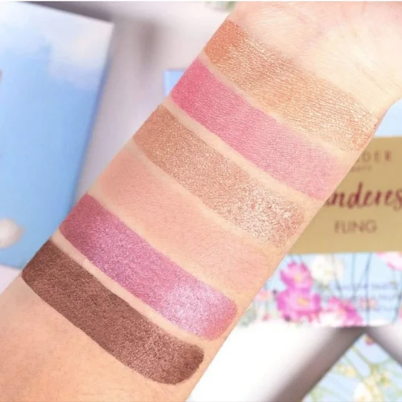 Wander Beauty Wanderess Fling Eyeshadow Palette - Gold, Purple, Brown Shades - Picture 7 of 9